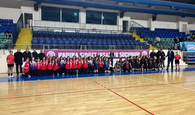 Kütahya'da okullar arası gençler hentbol il birinciliği müsabakaları sona erdi