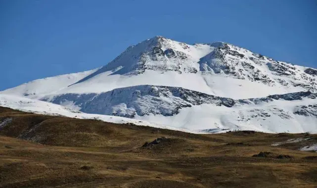 Şırnak dağları beyaz gelinliğini giydi