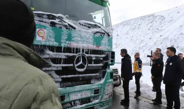 Kar yağışının ardından Erzincan'da kapanan şehirlerarası yollar ulaşıma açıldı