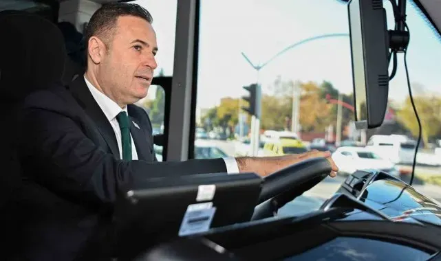 Başkan Akın direksiyona geçti, yeni otobüsleri tanıttı