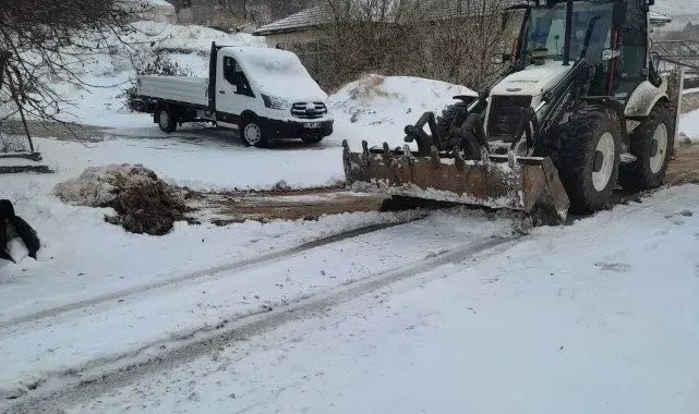Doğanşehir'de karla mücadele çalışmaları devam ediyor