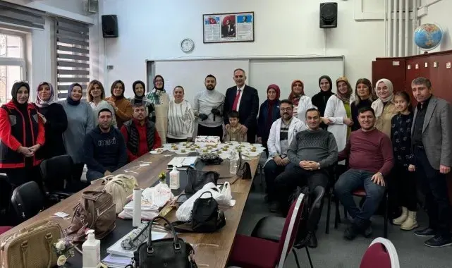 Erzurumlu tatlıcıdan 1000 öğretmene tatlı ve pasta ikramı