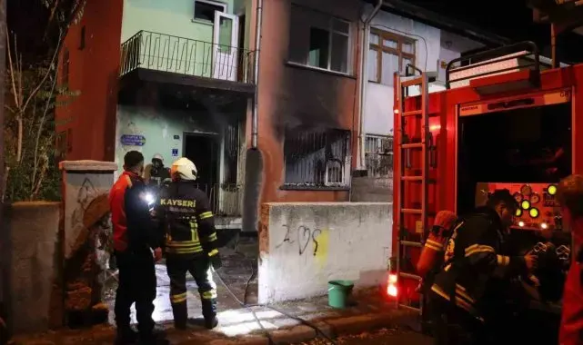 Kayseri'de müstakil evde yangın: 1 kişi dumandan etkilendi