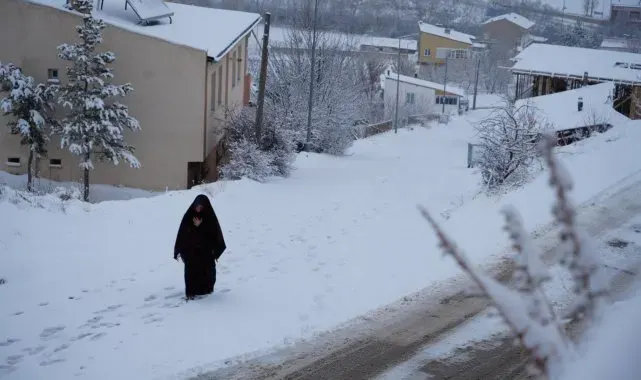 Bayburt'ta beklenen kar Pazar günü geliyor hava sıcaklıkları 10 derece birden düşecek