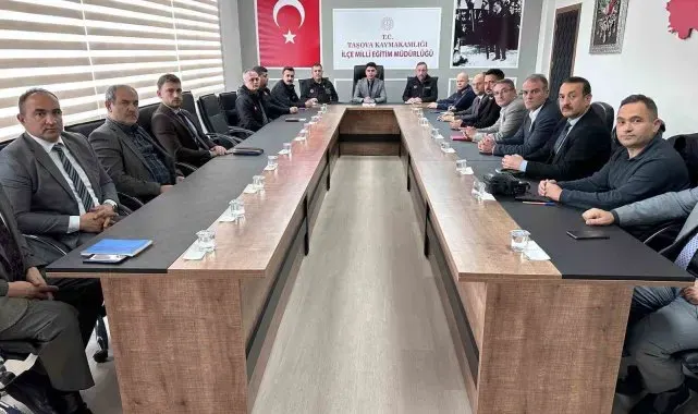 Taşova'da afet ve acil durum toplantısı düzenlendi