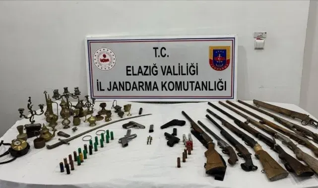 Elazığ'da 12 adet ruhsatsız silah ve 30 adet tarihi obje ele geçirildi: 2 gözaltı