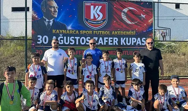 1299 Bilecikspor Kulübü Zafer Kupası'nda grubu lider bitirdi