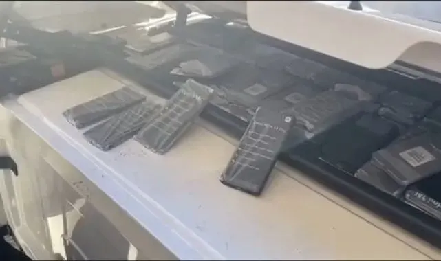 Tırın kupa kısmına gizlenen kaçak telefonları jandarma yakaladı