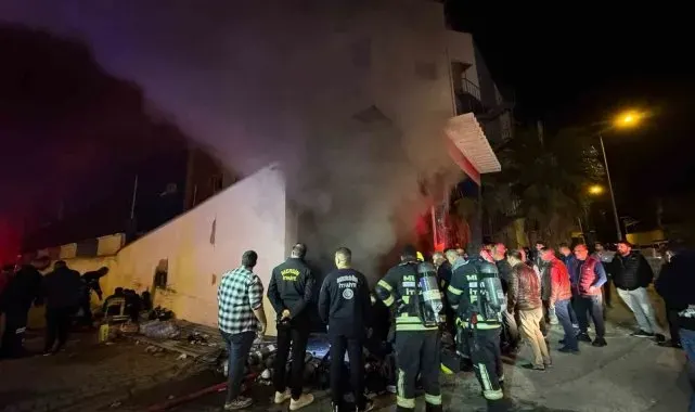 Mersin'de tekstil atölyesinde yangın: 4 işçi dumandan etkilendi
