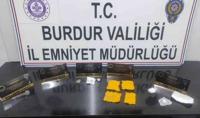 Burdur'da araçta ele geçirilen uyuşturucuya 2 tutuklama