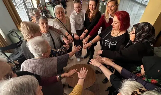Dayanışmanın sembolü olarak bileklik yaptılar
