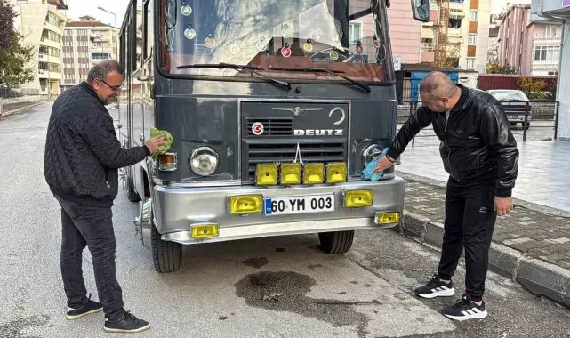1988 model minibüsü çocukluk hayaline dönüştürdü