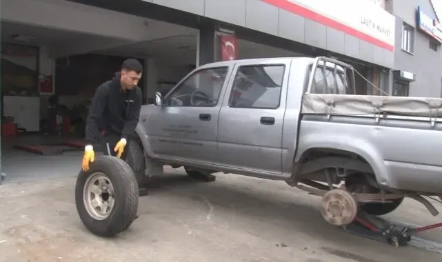 Kütahya'da lastikçilerde yoğunluk