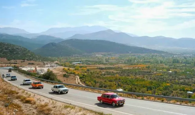 Isparta'da erkeklerin sanayi kokulu 'altın' günü