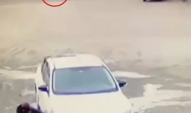 Diyarbakır'da 2 kişinin yaralandığı kaza güvenlik kamerasına yansıdı