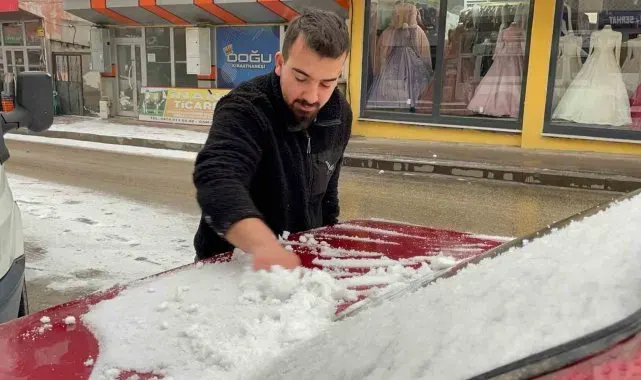 Sarıkamış yağan karla beyaza büründü