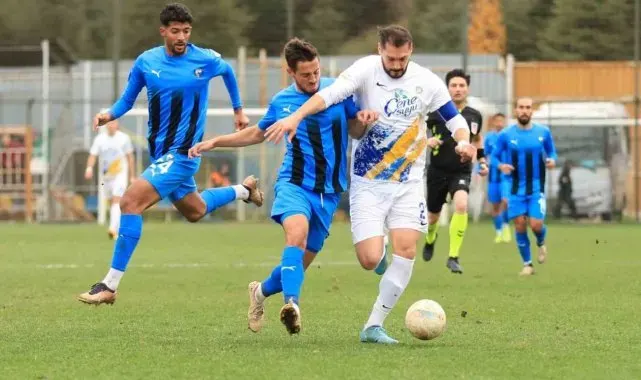TFF 2. Lig: Belediye Derincespor: 0 - Karacabey Belediyespor: 2