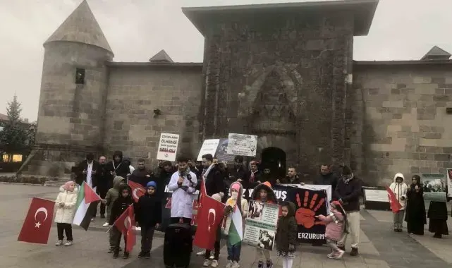 Sağlık çalışanları protestolarını 52'ncü haftada sürdürdü