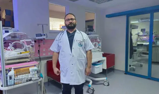 Doç. Dr. Değirmencioğlu: " Prematüre bebek, tıbbi desteğin yanı sıra aile sevgisi ve sabrını da gerektirir."