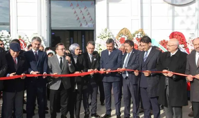 Pusula Gazetesi yeni hizmet binasında