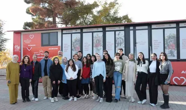Akbank Güzel Yarınlar Hareketi, deprem bölgesinde üniversitelilere destek olmaya devam ediyor