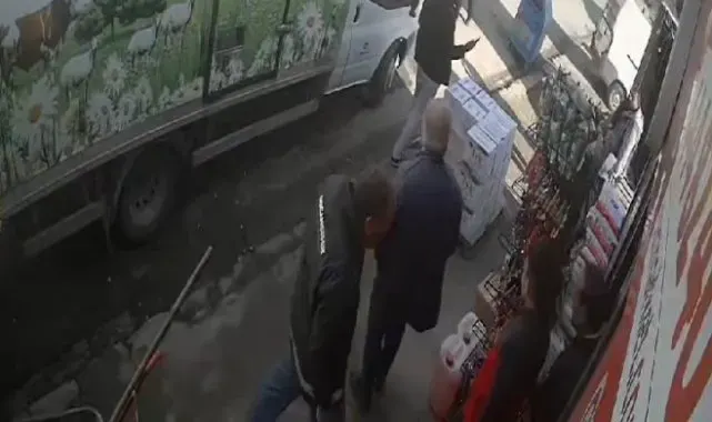 Doğanşehir'de deprem anında yaşananlar güvenlik kamerasına yansıdı