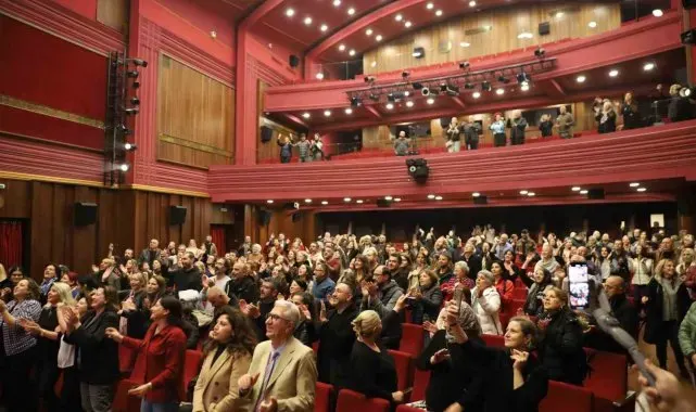 Bursa'da Feryal Öney ile türkü dolu gece