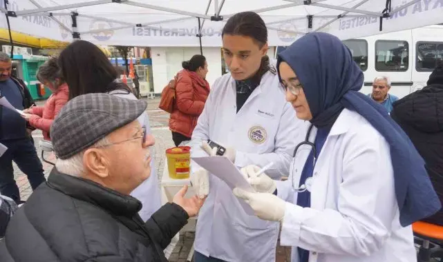 Üniversite öğrencileri halkın şeker ve tansiyonunu ölçtü