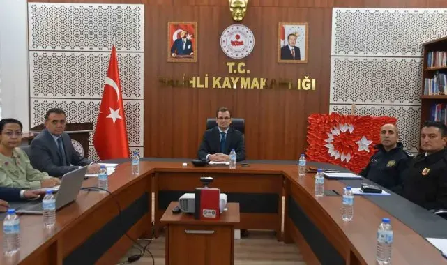 Salihli'de metruk binalar konuşuldu