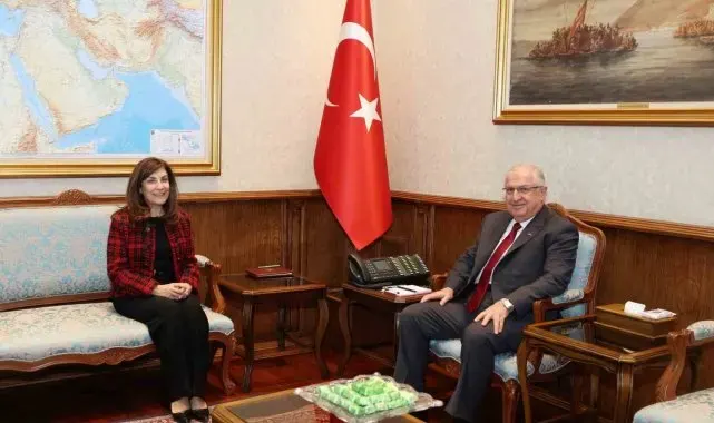 Bakan Güler, Türkiye'nin Slovenya Büyükelçisi Kumaşçıoğlu'nu kabul etti