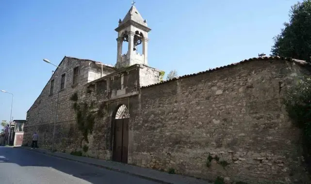 Osmanlı Cihan Devleti'nin yaşattığı etnik çeşitliliğin simgesi olan Ayios Nikolaos Kilisesi havadan görüntülendi