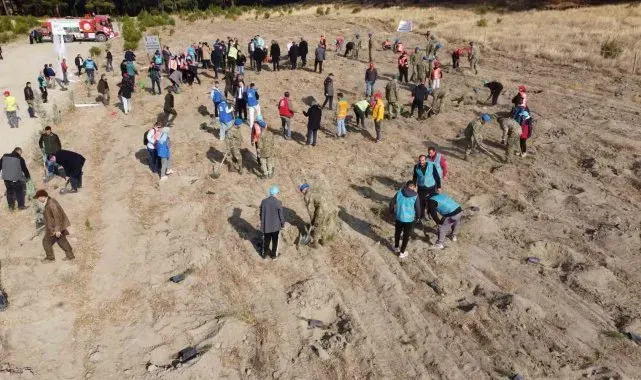 Kazdağları'nda Mili Ağaçlandırma Günü'nde fidanlar toprak ile buluştu