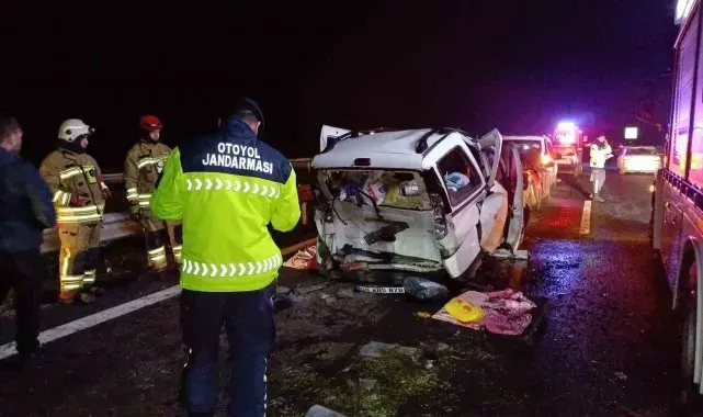 Anadolu Otoyolu'nda iki ayrı zincirleme kazada 10 araç çarpıştı: 8 yaralı