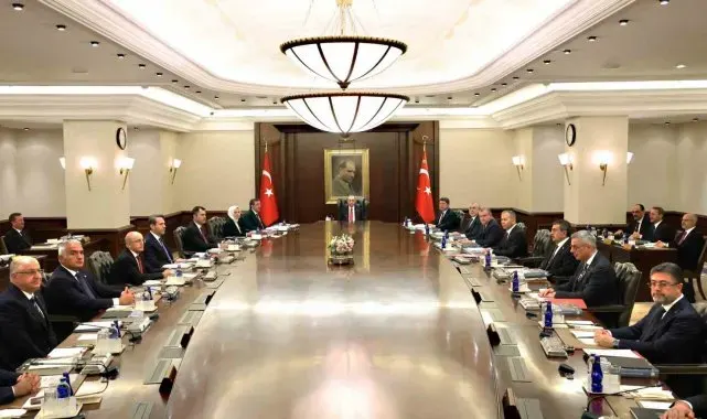 Cumhurbaşkanı Erdoğan: "Terör örgütünün belediye gücüyle haraç mekanizmaları kurmasına göz yumamayız"