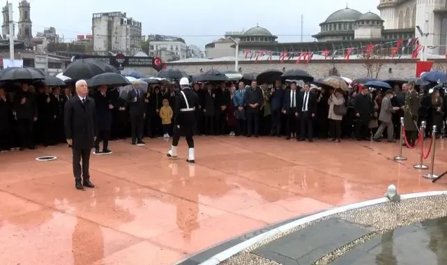 Taksim Meydanı'nda Atatürk anması