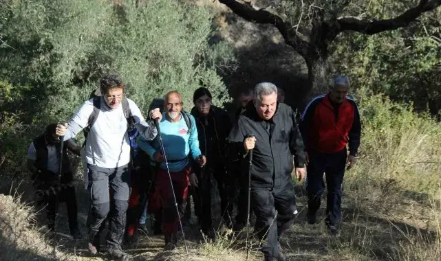 İzmir Valisi Elban Efeler Yolu'nda yürüdü