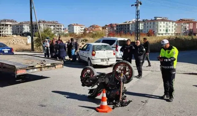 Konya'da motosiklet otomobile çarptı: 1 yaralı