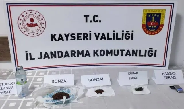 Jandarma'dan uyuşturucu operasyonu: 3 Gözaltı