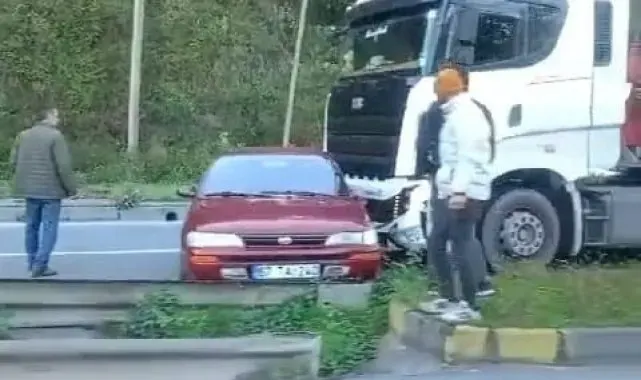 Zonguldak Ereğli'de otomobil ile tır çarpıştı