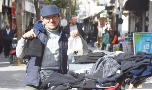 Tavşanlı'da kışlık giysiler tezgahlarda yerini almaya başladı