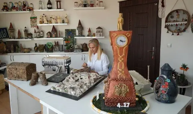 Adıyamanlı kadınlar enkaz malzemeleriyle hatıraları yaşatıyor