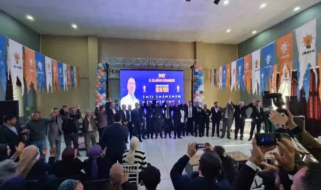 Emet AK Parti'de yeni başkan Mustafa Kısa