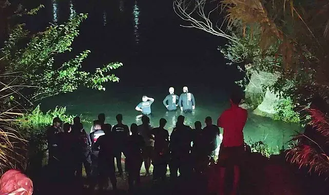Manavgat Şelalesi'nde adacıkta mahsur kalan 6 kişi kurtarıldı