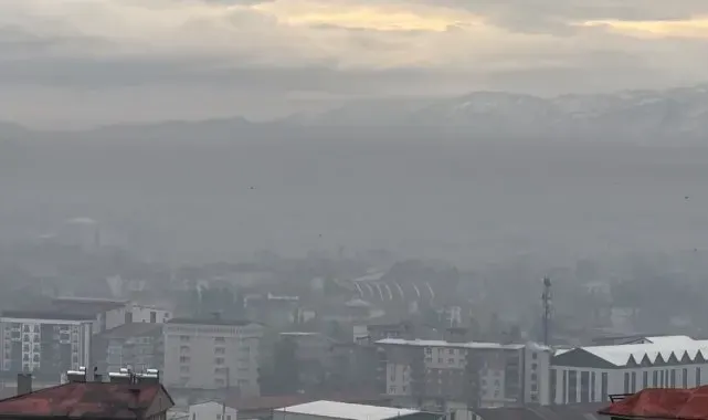 Yüksekova sis altında