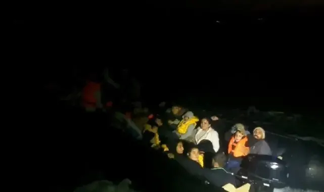 İzmir açıklarında 24'ü çocuk 53 düzensiz göçmen yakalandı