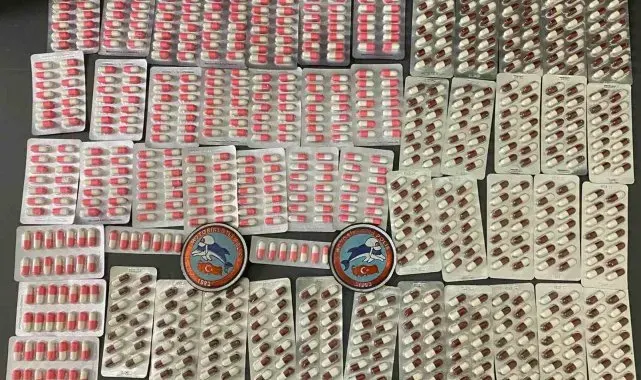 Yunus ekipleri tarafından uyuşturucuyla yakalanan 2 kişi gözaltına alındı