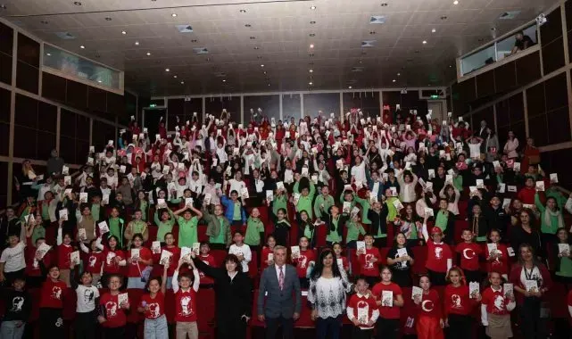 Çocuklara kitap söyleşilerinde konu Cumhuriyet'in değerleri