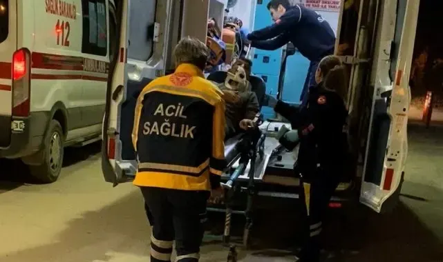 Kontrolden çıkan otomobil şarampole yuvarlandı: 2 yaralı