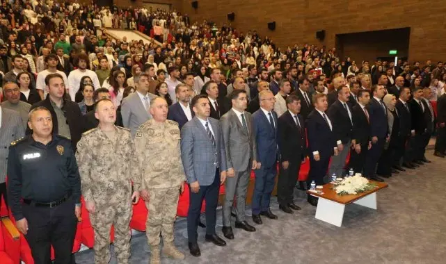 Erzincan'da 1500 öğrenciye burs verildi