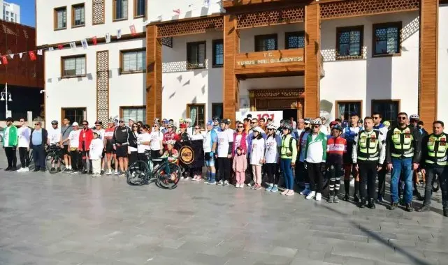 Yunusemre'de cumhuriyet için 101 kilometre pedal çevirdiler